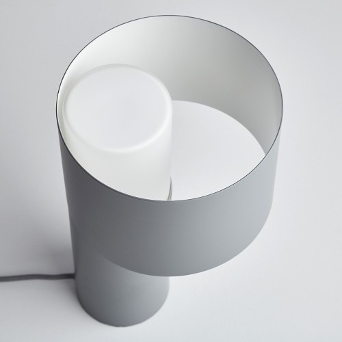 Lámpara de mesa Tangent gris frío Woud