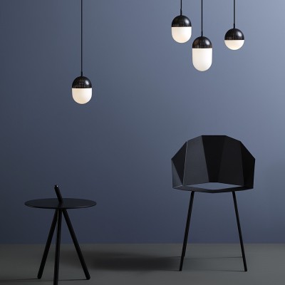 Suspension Dot noir L Woud 2