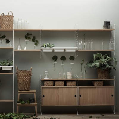 Schrank mit Eichenschiebetüren - Saitensystem String Furniture 2