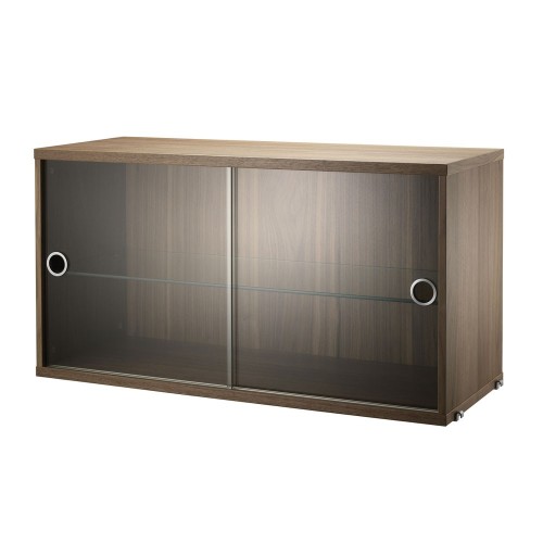 Vetrina in noce con ante scorrevoli in vetro - String system String Furniture
