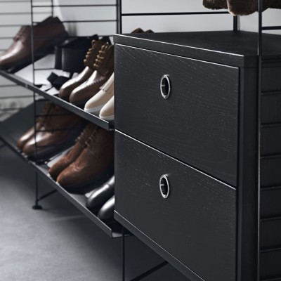 Kommode mit schwarz gebeizten Ascheschubladen - Saitensystem String Furniture 2