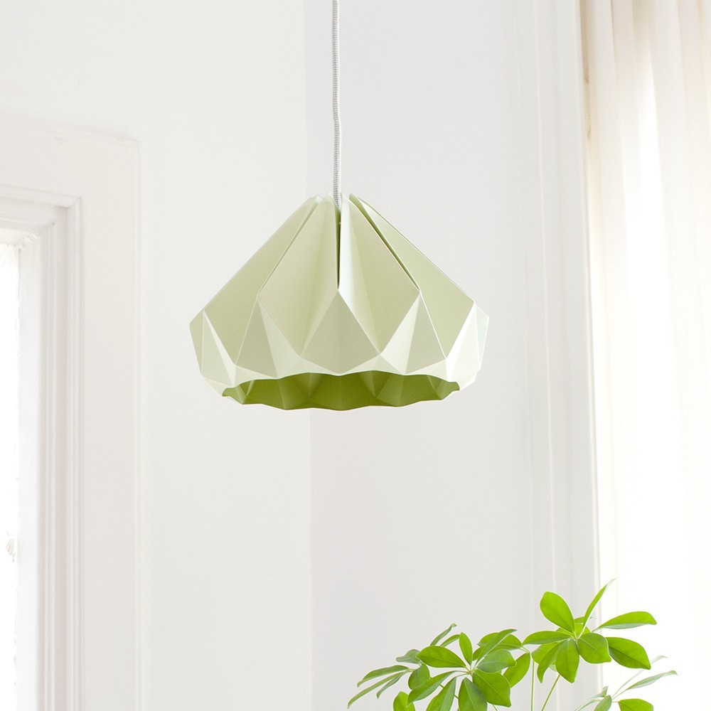 Origami hanglamp in groen kastanjepapier Snowpuppe