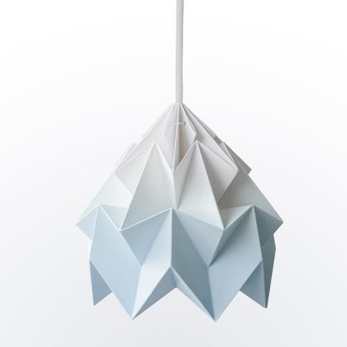 Origami ophanging in blauw kleurverloop mottenpapier Snowpuppe