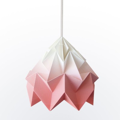 Origami hanglamp in verloop van koraal mottenpapier Snowpuppe