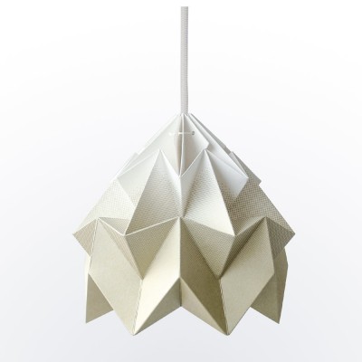 Origami hanger in goudkleurig mottenpapier Snowpuppe