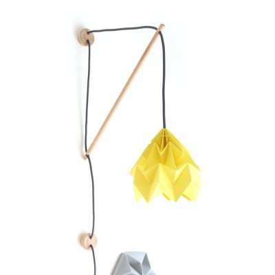 Wall fixture Klimoppe with Moth lamp yellow Snowpuppe