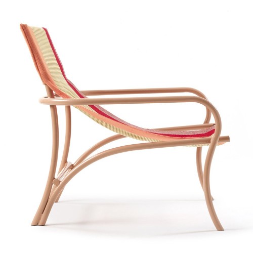 Sillón Maraca naranja, dorado, rojo y silla ames