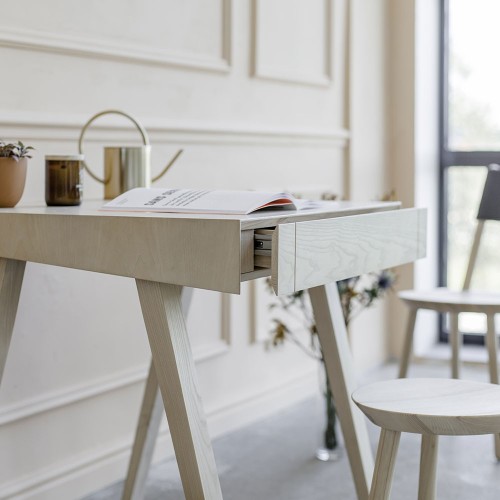 Bureau 4.9 frêne lituanien L Emko