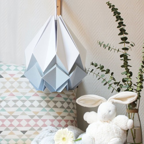 Hanahi Pendelleuchte aus weißem und grauem Papier Tedzukuri Atelier
