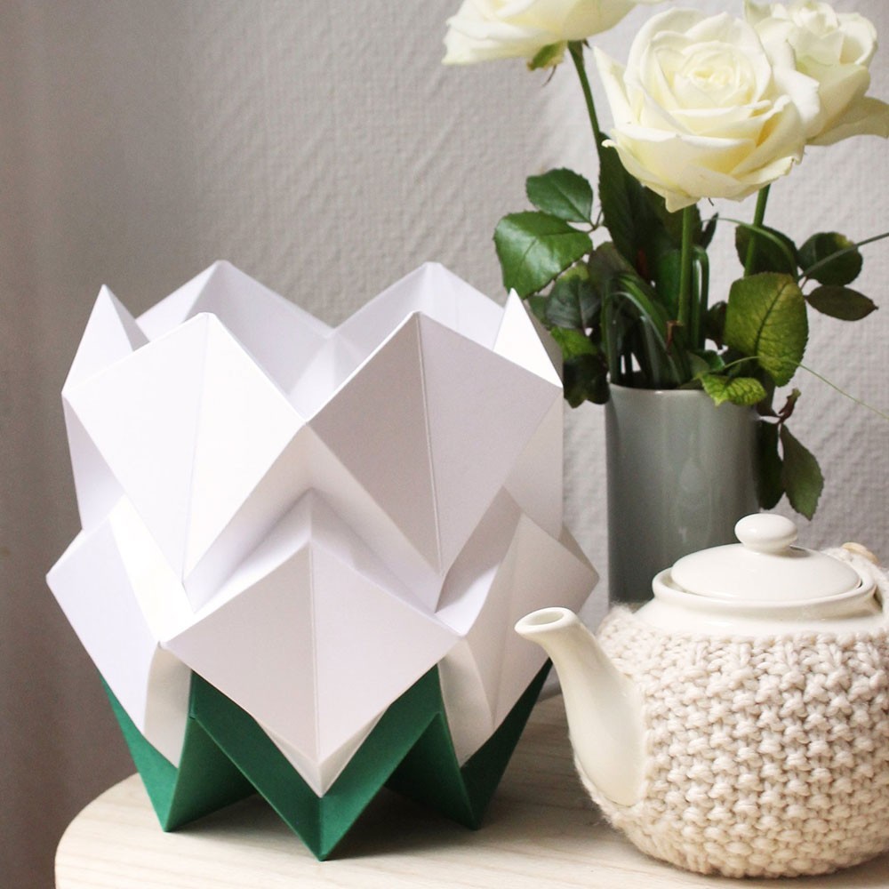Hikari table lamp paper white & forest green Tedzukuri Atelier