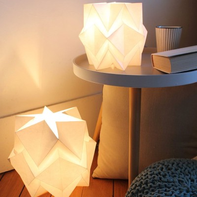 Witte papieren tafellamp Hikari Tedzukuri Atelier 2