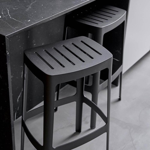 Cut bar chair high black