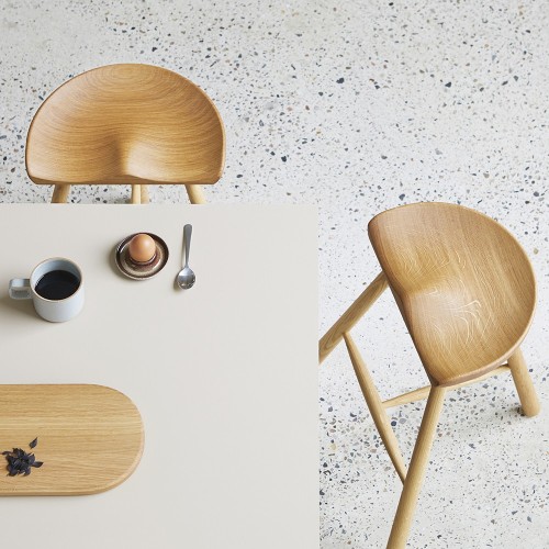 Tabouret Shoemaker en chêne blanc n°68 Form and Refine