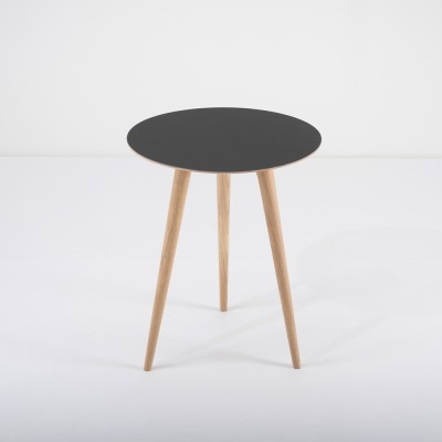 Side table Arp oak & black S