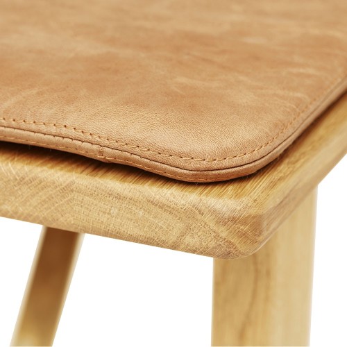 Position Form and Refine bench cushion