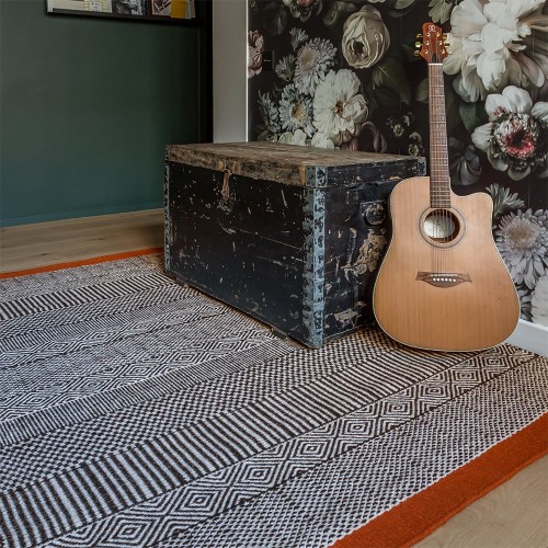 Black & red Triptik rug Edito Paris