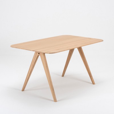 Mesa de roble Ava Gazzda Gazzda