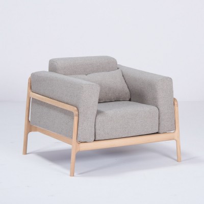 Fauteuil Fawn chêne & tissu sable Gazzda