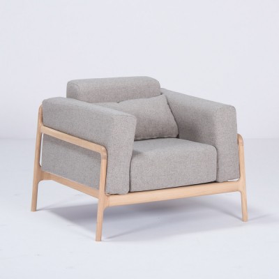 Fawn armchair oak & sand fabric Gazzda