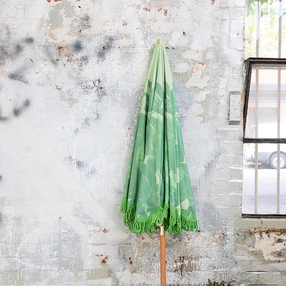 Klassischer Sonnenschirm mit Pistazienblumenmuster | HKliving