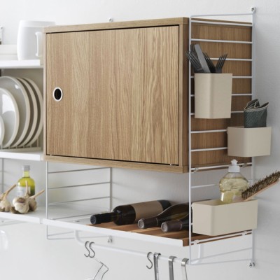 Armario con puerta batiente - String system String Furniture