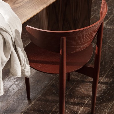 Sedia da pranzo Herman in legno bordeaux Ferm Living