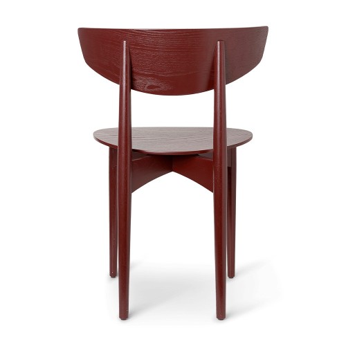 Silla de comedor de madera burdeos Herman Ferm Living