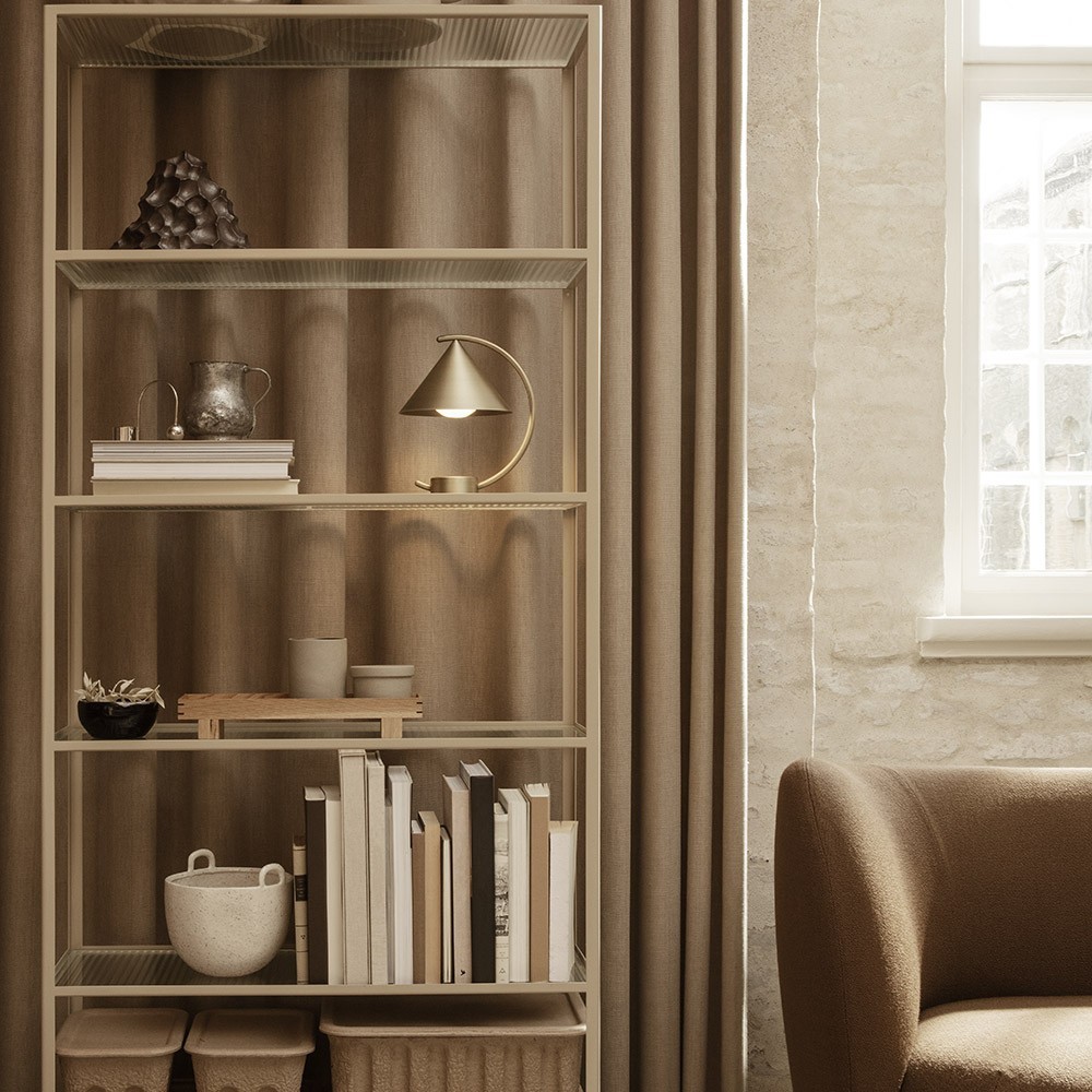 Lámpara meridiano de latón Ferm Living