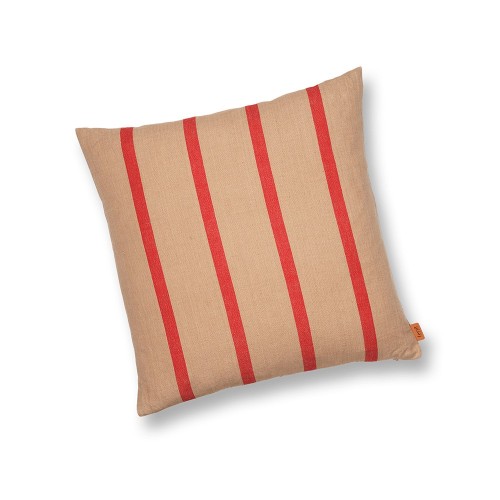 Großes Kamel & rotes Kissen Ferm Living