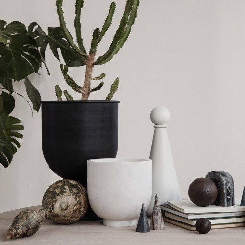 Zandloper S zwarte pot Ferm Living