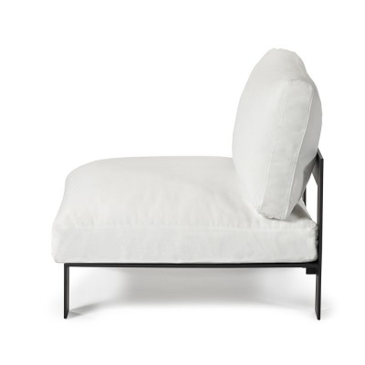 Bea Mombaers sneeuwwitte buitenfauteuil Serax 2