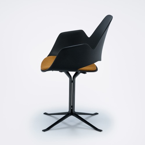 Chaise Falk rembourrée moutarde avec accoudoirs et piètement colonne noir Houe