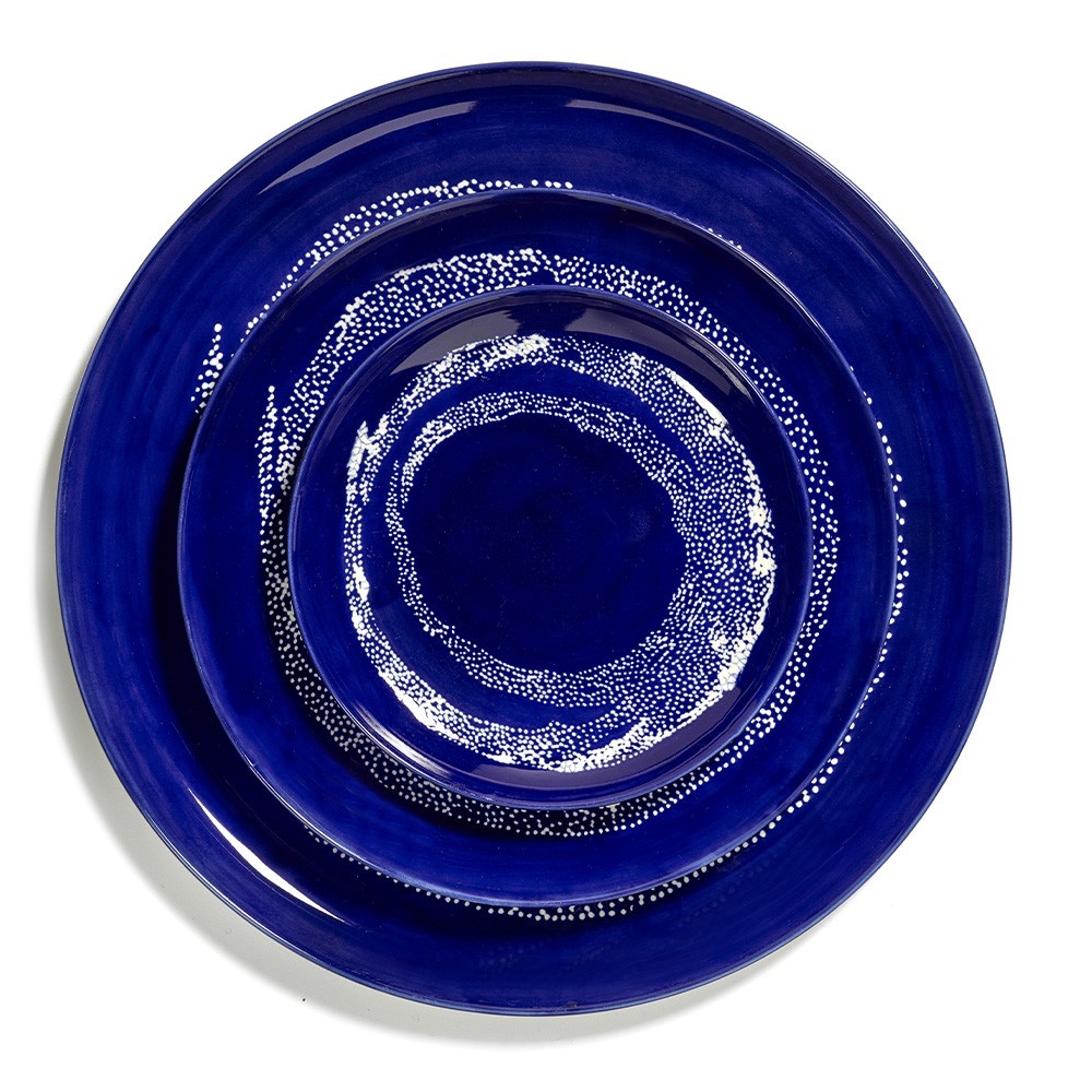 Assiette Feast Ottolenghi bleu foncé cercles blancs S Serax