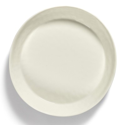 Assiette de service à bords hauts Feast Ottolenghi blanc rayures bleu foncé Serax 2