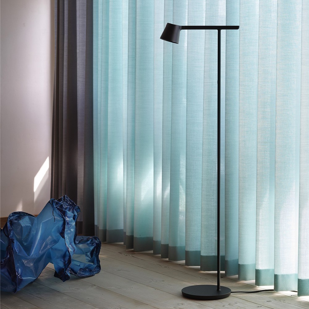 Tip white floor lamp Muuto