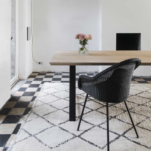 Avril HB dining chair steel A base Vincent Sheppard