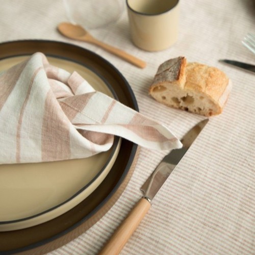 Nappe en lin lavé glaise et lait fines rayures Gabrielle Paris