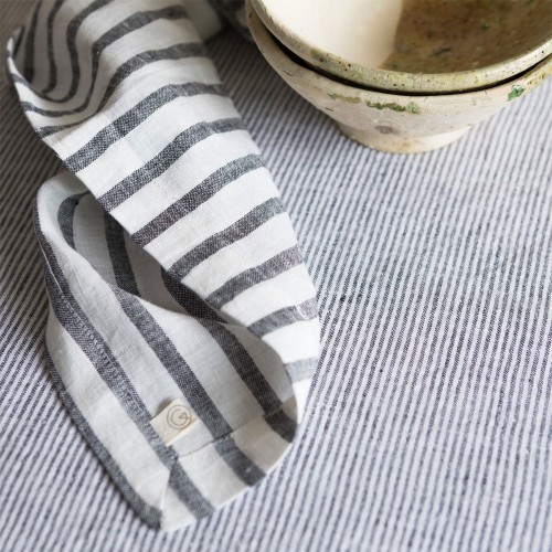 Nappe en lin lavé noir et lait fines rayures Gabrielle Paris