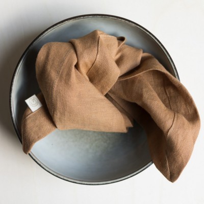 Serviette de table en lin lavé tabac