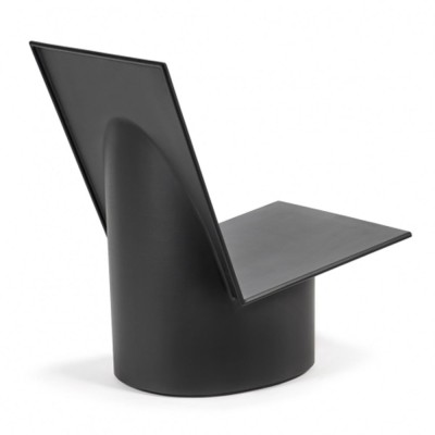 Silla baja de metal negro Valérie Serax 2