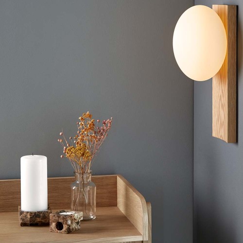 Utilty oak shelf stained white Woud