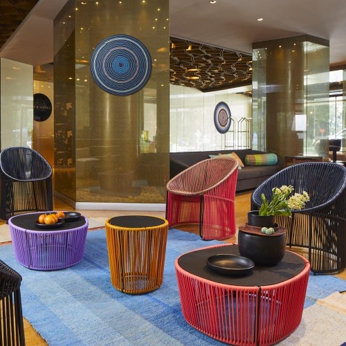 Mesa de centro coral y negra de Cartagenas ames