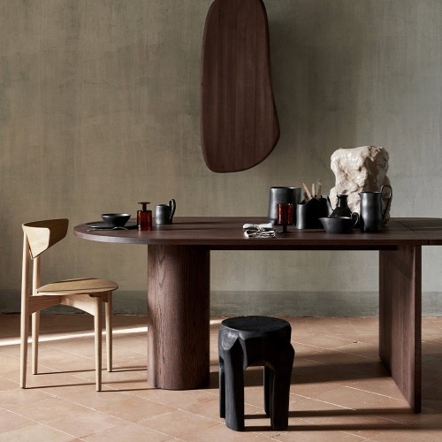 Pylo dining room table