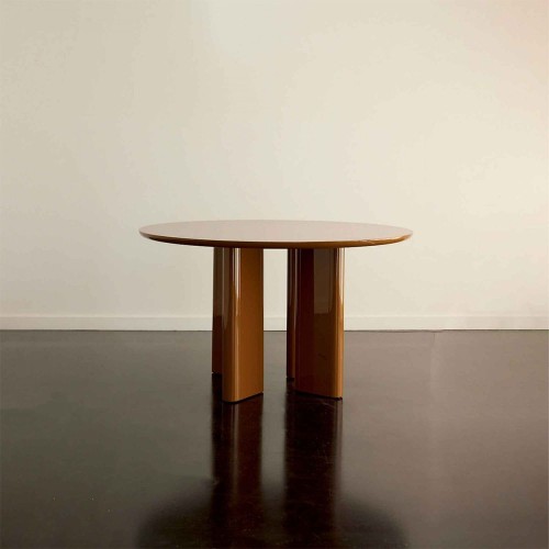 Joe ronde eettafel - karamel gelakt