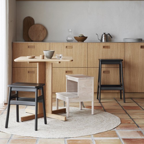 Tabouret standard d'angle 45, noir