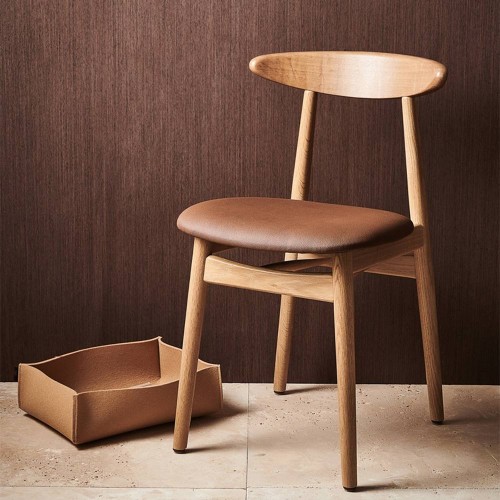 Chaise Teo chêne naturel assise en cuir végétal châtaignier