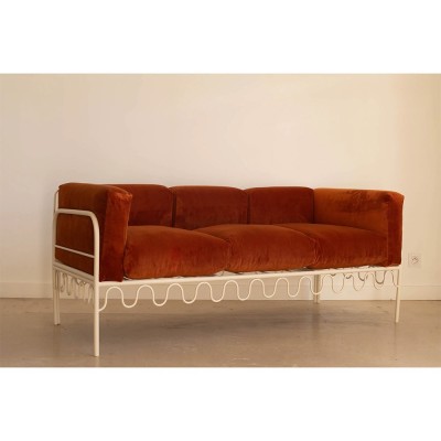 Dolores Sofa in baksteen fluweel, ecru ijzeren frame 2