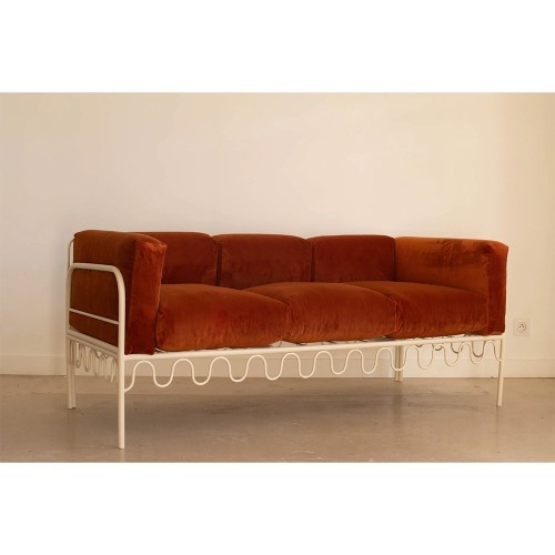 Dolores Sofa in baksteen fluweel, ecru ijzeren frame