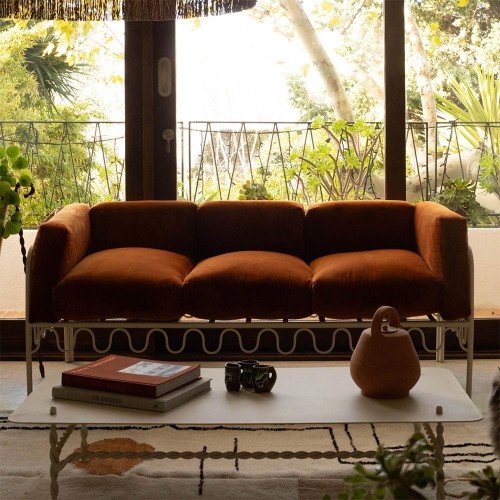Dolores-Sofa in Brick-Velours, Gestell aus ungebleichtem Eisen