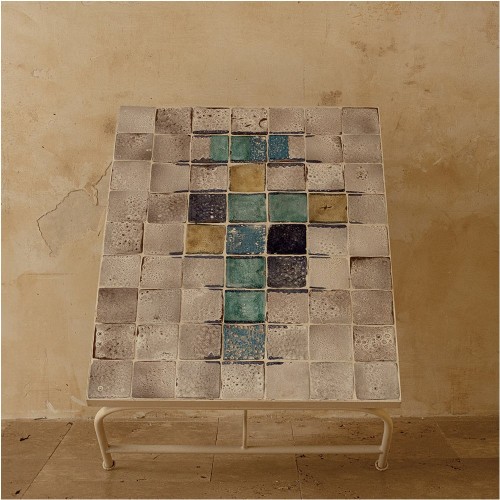 Tavolo in ceramica dal design astratto Dolores